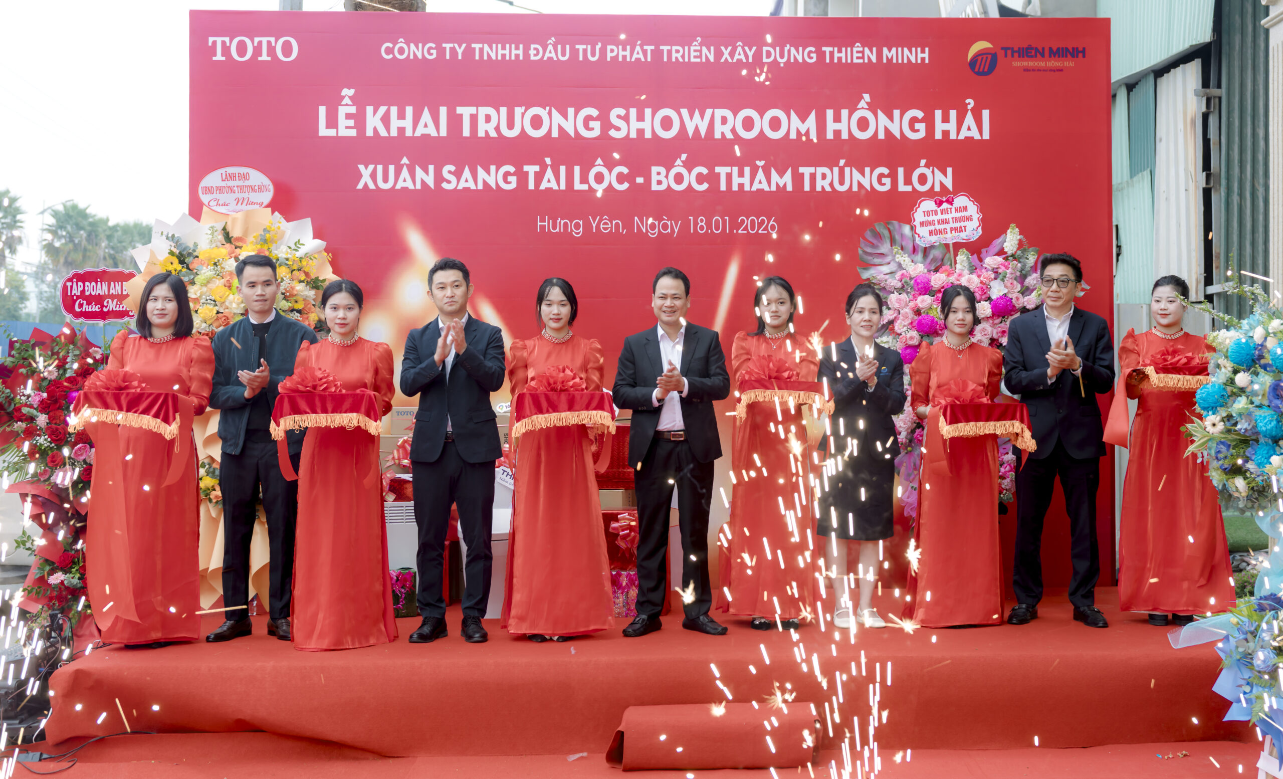 VƯỢT NẮNG THẮNG MƯA CÙNG SHOWROOM HỒNG HẢI GIAO ĐƠN HÀNG TRỊ GIÁ HƠN 2 TỈ ĐỒNG