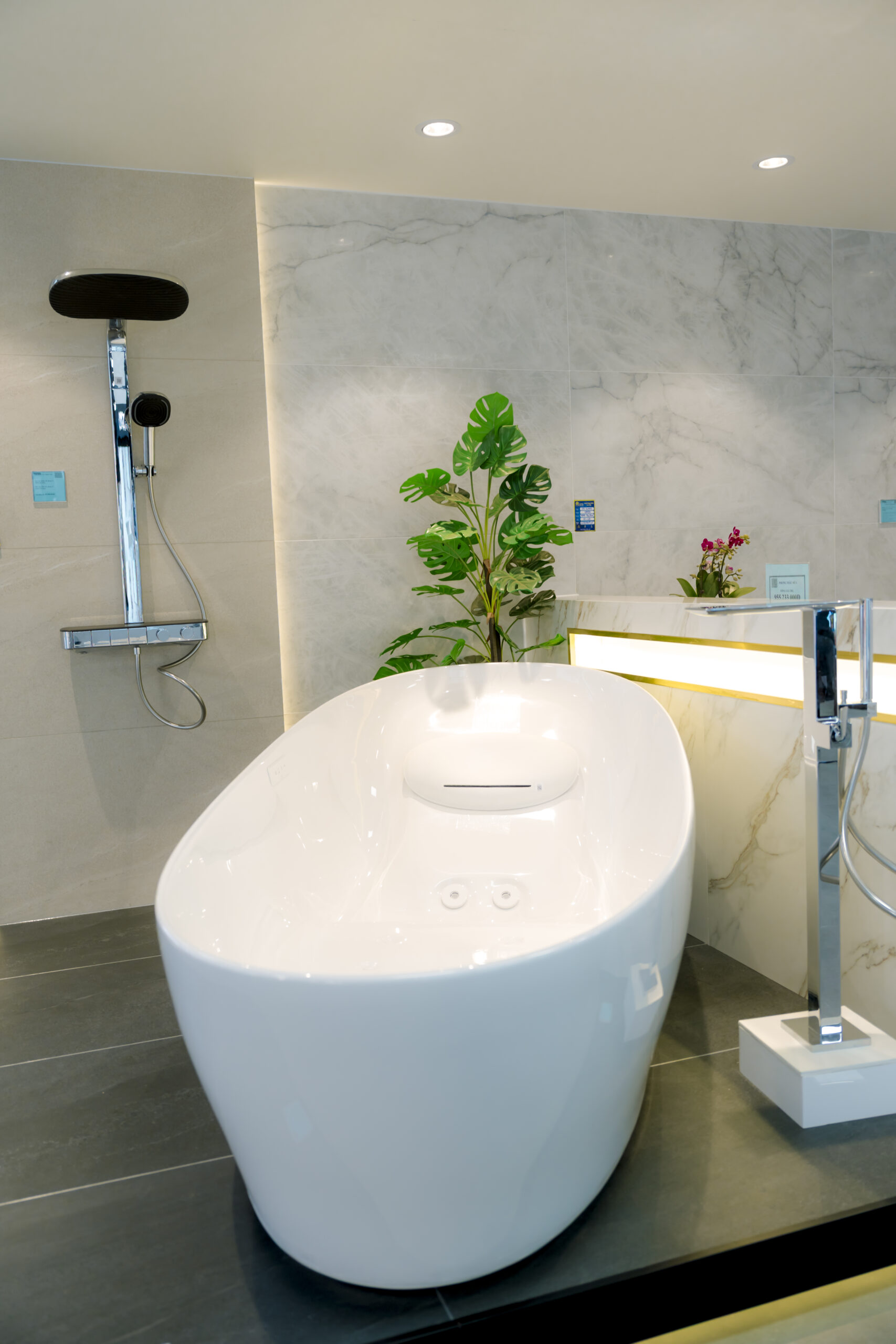  REVIEW PHÒNG TẮM LUXURY GIÁ TRỊ NHẤT TẠI SHOWROOM HỒNG HẢI